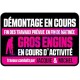 Plaque de porte Jacquie et Michel - Démontage en cours