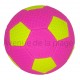 Ballon de football pour la plage rose fluo