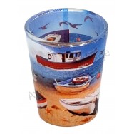 Verre à shooter bateaux sur la plage