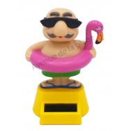 Figurine solaire touriste et sa bouée Flamant Rose