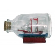Maquette voilier dans une bouteille en verre