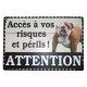 Plaque chien bulldog anglais humoristique "Accès à vos risques et périls !"