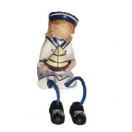 Statuette enfant en habits marins 11 cm : la petite fille avec un bateau