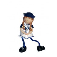 Figurine enfant en habits marins 7 cm : fille avec une mouette