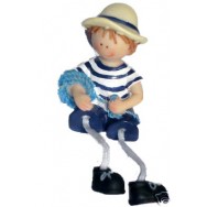 Figurine enfant en habits marins 7 cm : garçon avec une corde